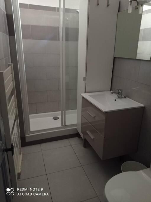 Appartement Au Coeur Du Village Санарі-сюр-Мер Екстер'єр фото