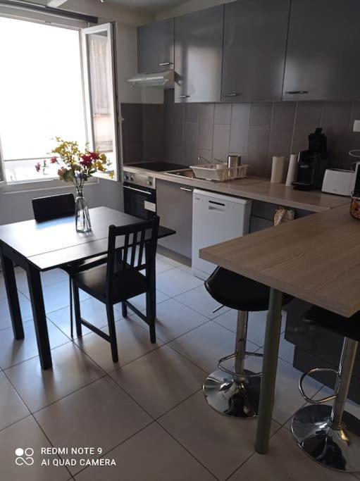 Appartement Au Coeur Du Village Санарі-сюр-Мер Екстер'єр фото